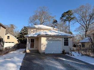 703 Parkside Ave, Toms River, NJ