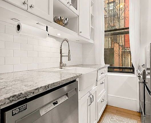 5th image of 96 Perry St APT B2
