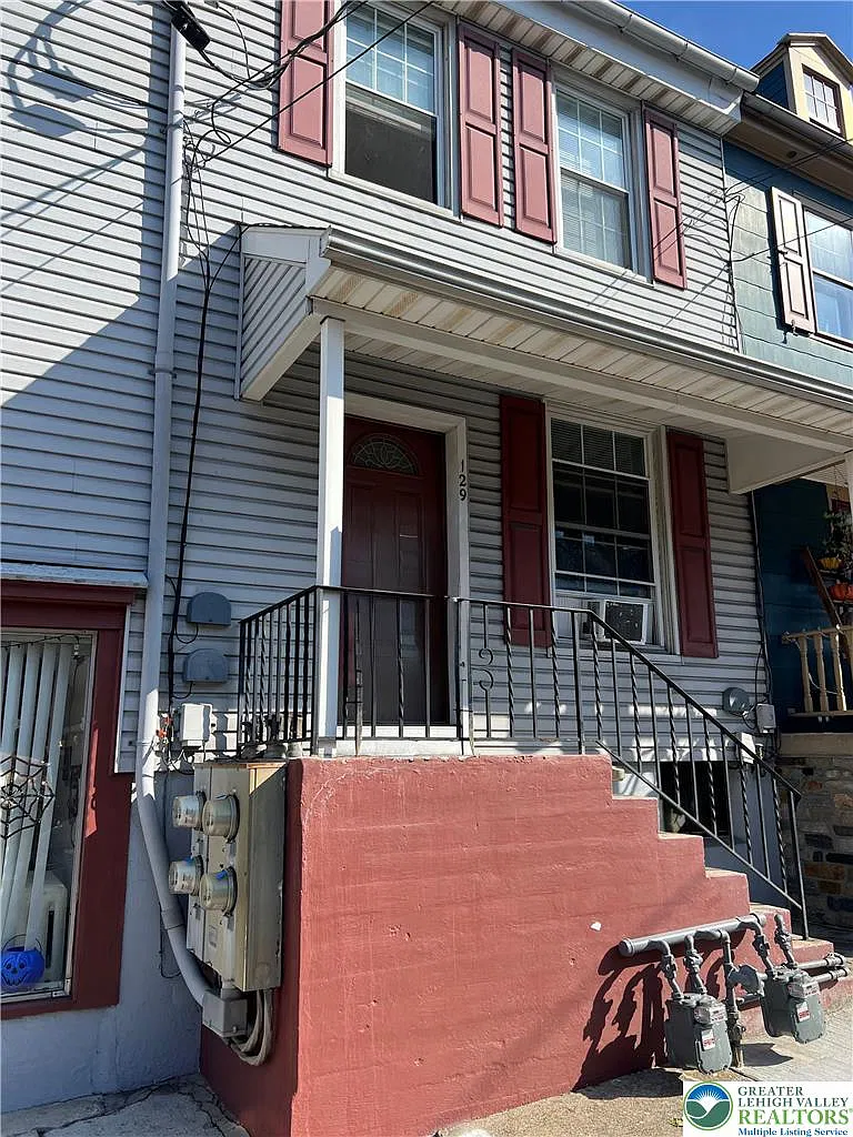 2 bed, 1.0 bath, 1100 sqft, $1,750 — Photo 3