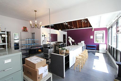 4th image of 3905 Broadway