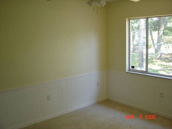 2nd bedroom w/ beadboard