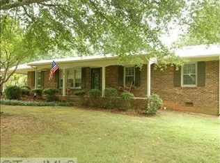 790 Wimbledon Dr, Winston Salem, NC 27104