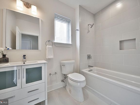 5th image of 1202-1202 Four North St #24-5