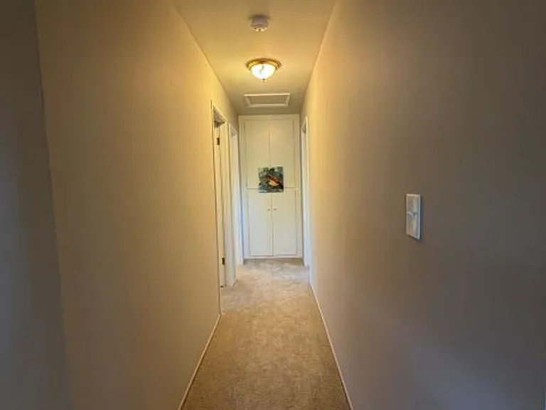 Castlewood Dr 915 — Photo 11