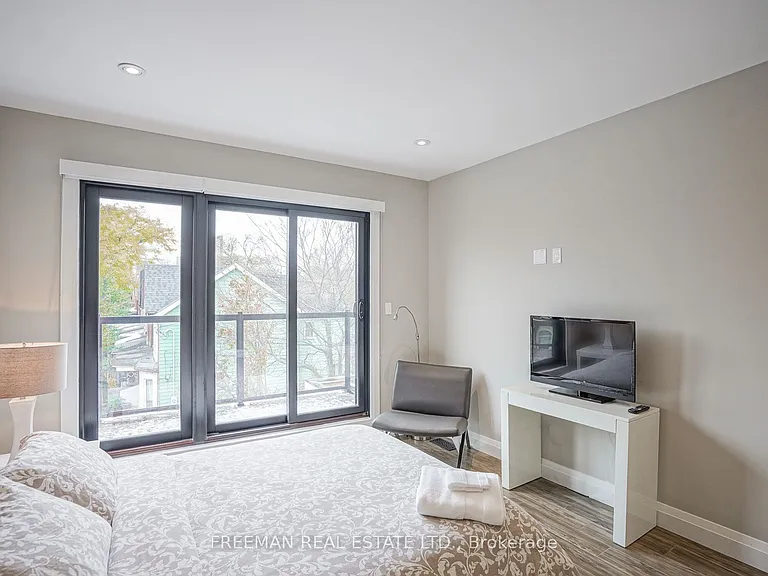 50 Russell St #2 — Photo 25
