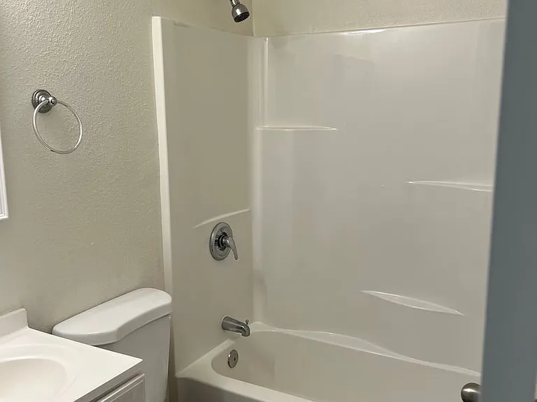 4053 Wilson Ave — Photo 10