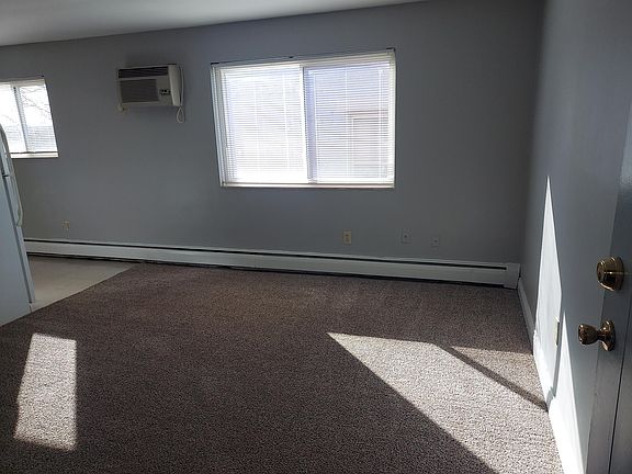 4th image of 2204 Lawn Ave #9
