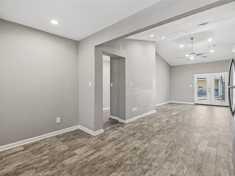 3424 Balboa Cir #48 — Photo 16