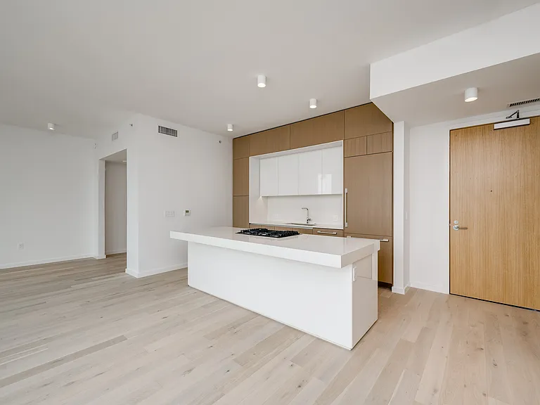 313 W 17th St #1806 — Photo 9