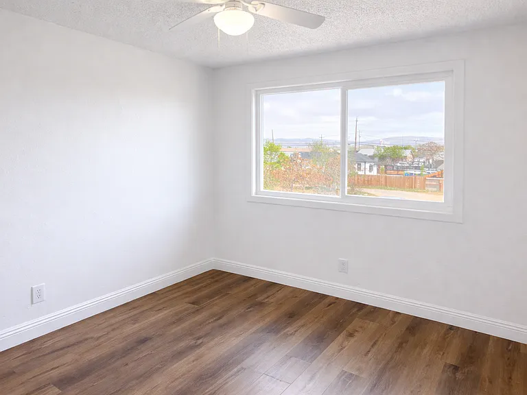 Elm Glen Apartments — Photo 11