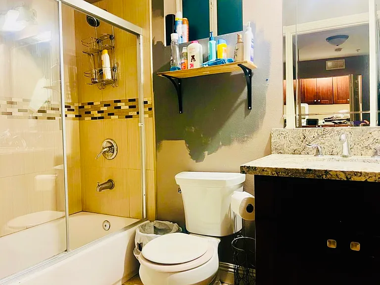 Full bathroom located in the Hall on the 2nd floor adjacent to Bedroom #4 has a Shower, Bath tub and Vanity. Host will provide clean towels, basic travel size hygiene products, blow dryer, cleaning products, toilet paper and paper towels.