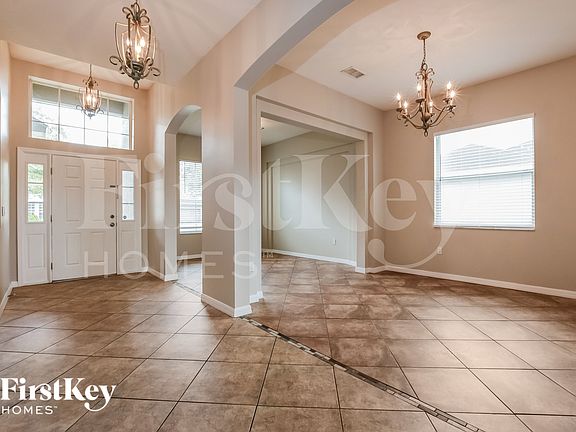 4th image of 328 Burchington Dr