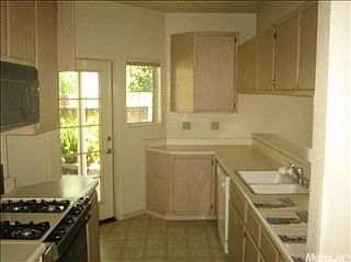 3rd image of 4729 Courtland Ln