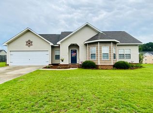 105 Willow Way, Headland, AL 36345