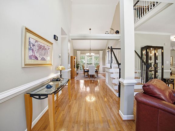 3rd image of 301 Danton Dr