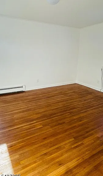 728 Thomas St — Photo 8