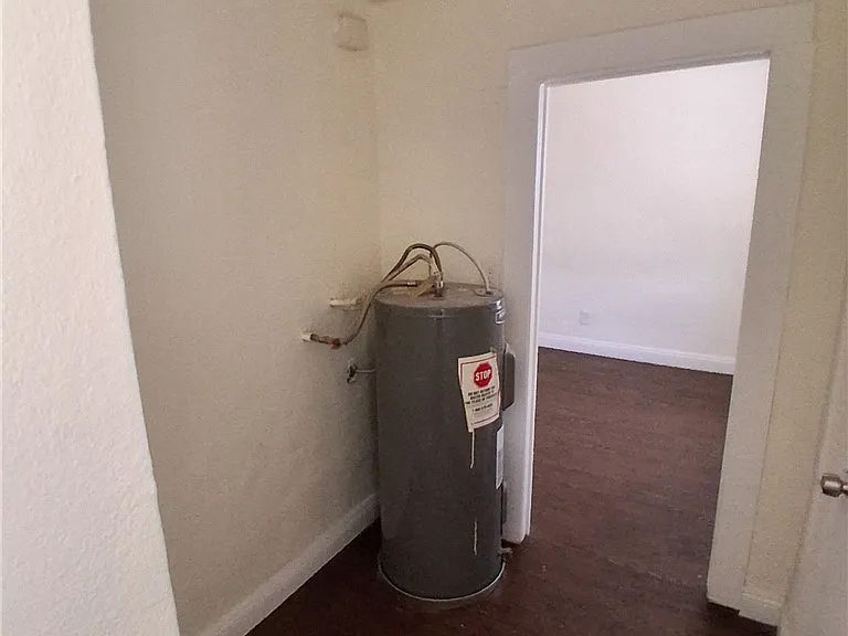 413 W Van Buren Ave #8 — Photo 13