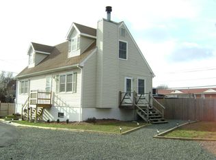 194-198 Walnut St, Bridgeport, CT 06604