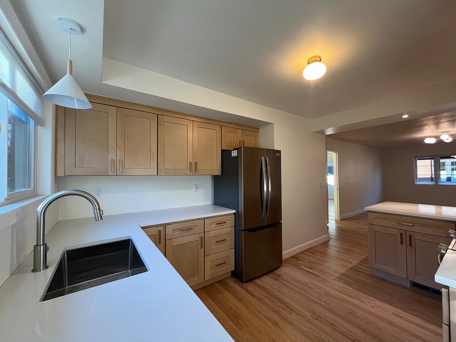 2 bed, 900 sqft, $2,600 — Photo 3