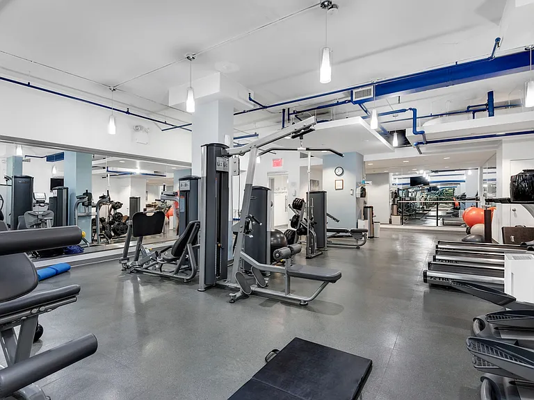 407 Park Ave S #20F — Photo 11