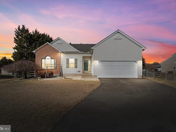 404 W Harvest Ln, Middletown, DE 19709