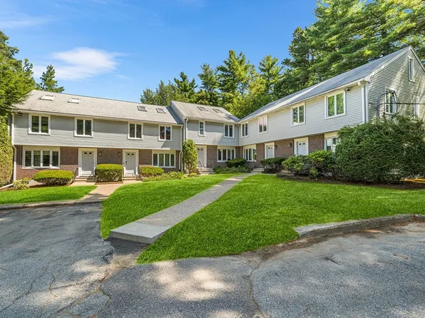 11 Hilltop Ln Unit 11, South Easton, MA 02375