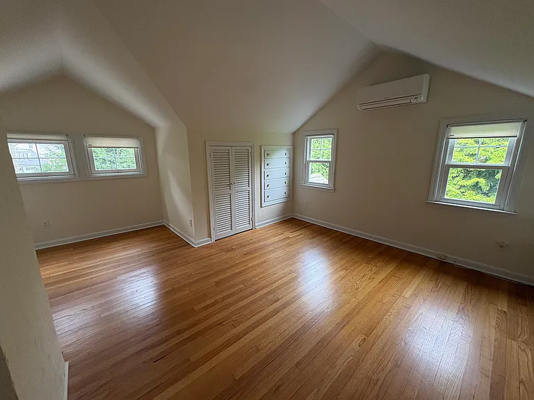 58 Benjamin St — Photo 26