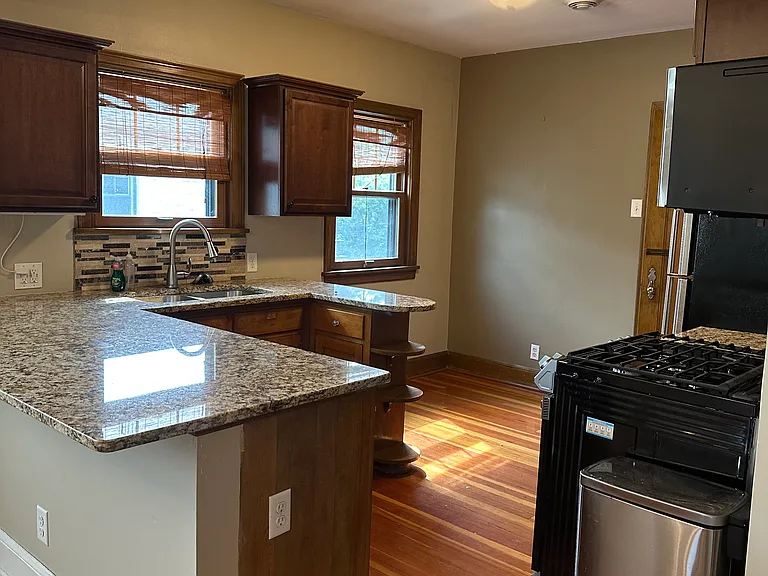 215 W Minnehaha Pkwy #2 — Photo 11
