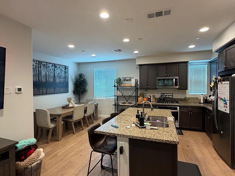 7350 Solstice Pl — Photo 2