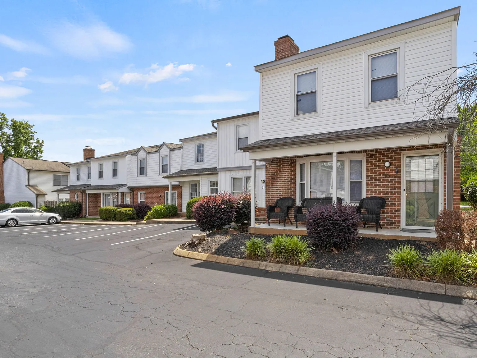 Parkins Ridge Town Houses — Photo 2