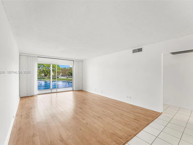 4301 Martinique Cir #H2 — Photo 22