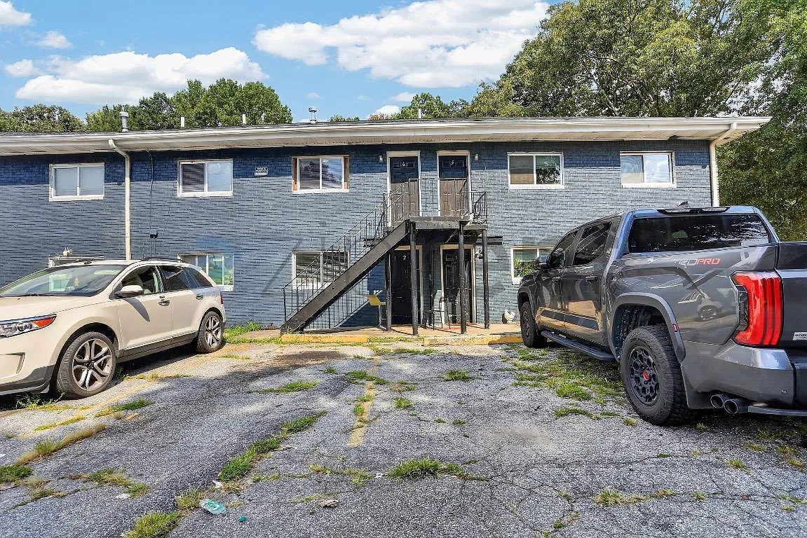 2 bed, 1000 sqft, $1,400 — Photo 1
