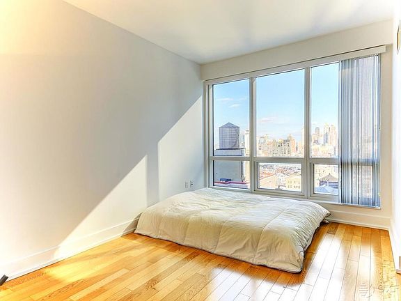 3rd image of 350 W 42nd St APT 26F