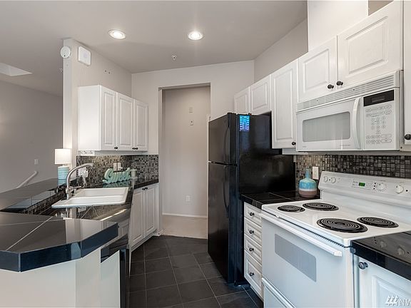 3rd image of 16125 Juanita Woodinville Way NE Unit 112