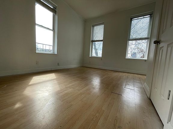 5th image of 541 Liberty Hl #2