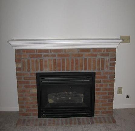3rd image of 405 Waterford Ln