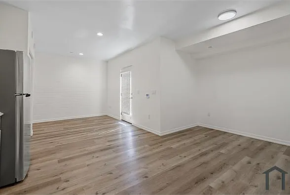 2428 Highland Ave — Photo 8