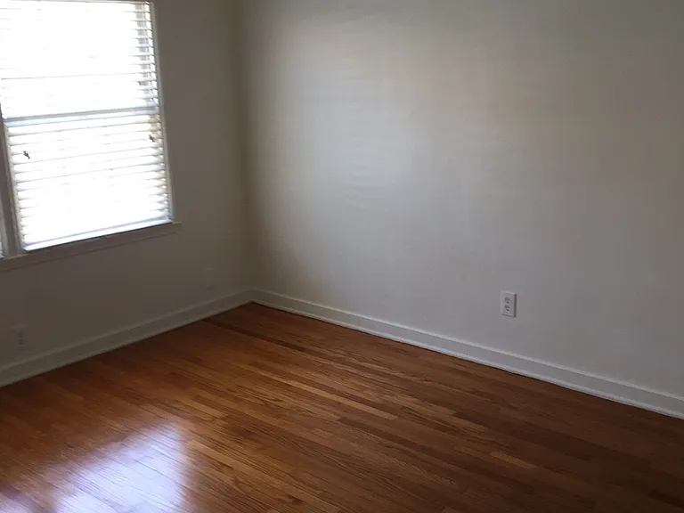 A historical landmark and beautiful 1br/1ba cottage in University Heights - walking distance from... — Photo 8