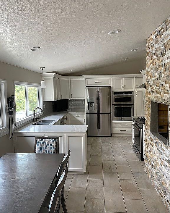 2nd image of 1422 Linton Pl