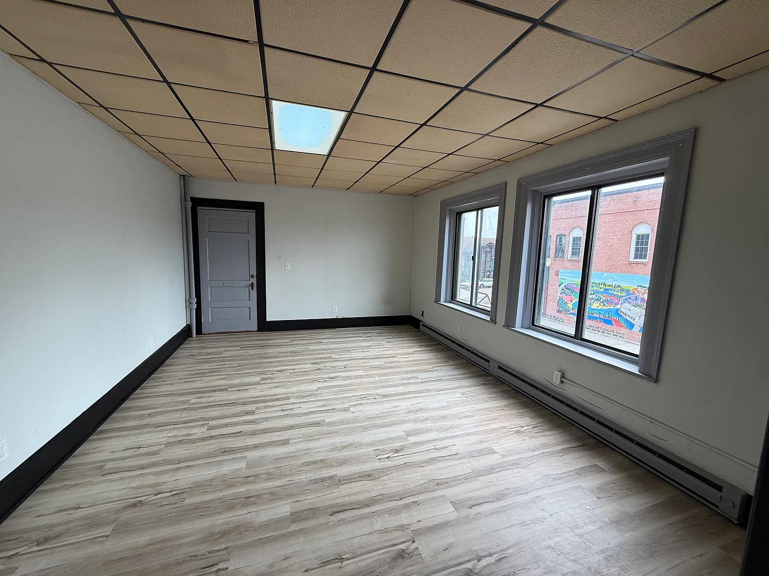 122 S Main St — Photo 3
