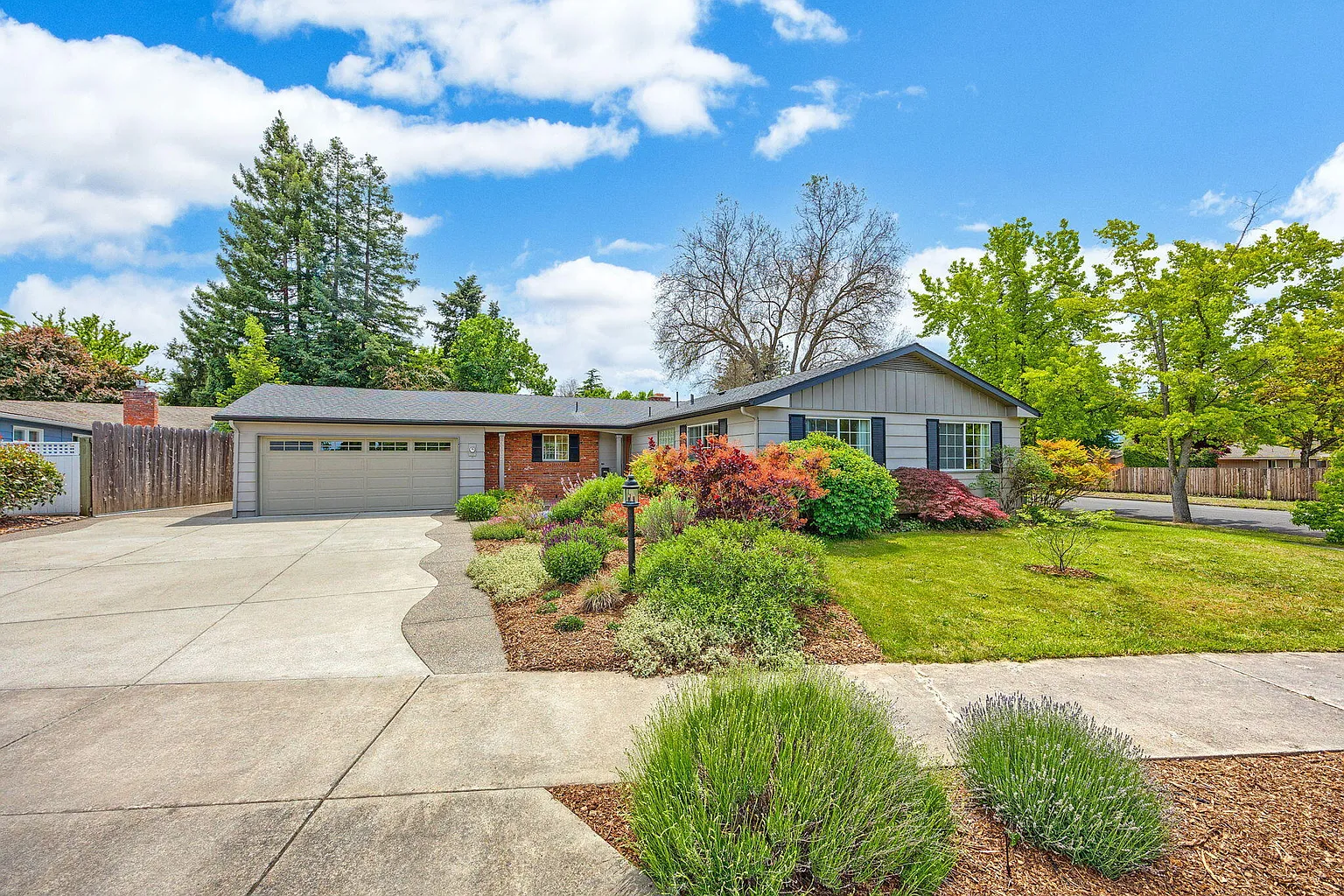 3002 El Dorado Dr photo 1
