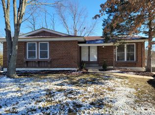 290 Cedar Village Ct, Ballwin, MO