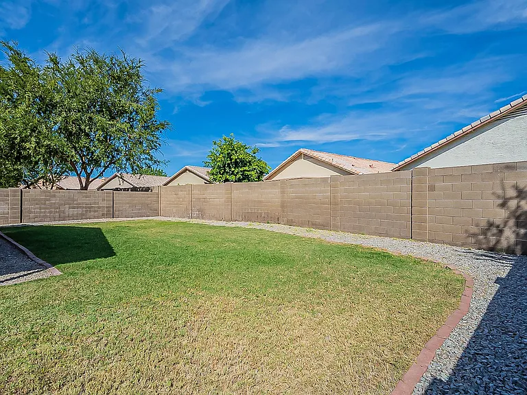 718 W Baylor Ln — Photo 43