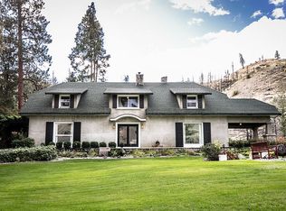 153 State Highway 153, Pateros, WA 98846
