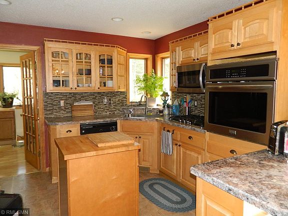 3rd image of 40957 Greystone Ave