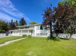 5301 S 15th Ave, Edson, AB T7E1H2