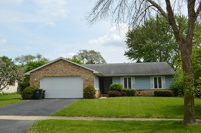 1st image of 585 Garys Dr
