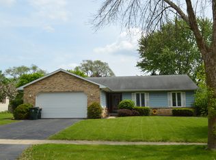 585 Garys Dr, Antioch, IL 60002