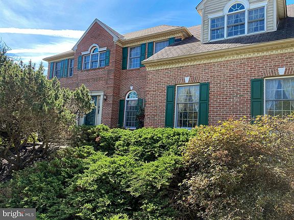 2nd image of 30 Hidden Valley Dr
