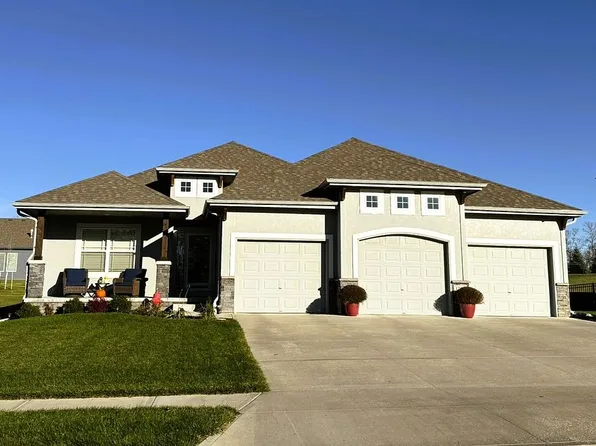 1795 Sycamore St, Council Bluffs, IA 51503